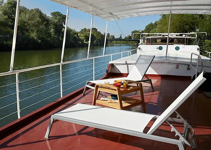 Bed and Breakfast Péniche Daphné's à Auvers-sur-Oise